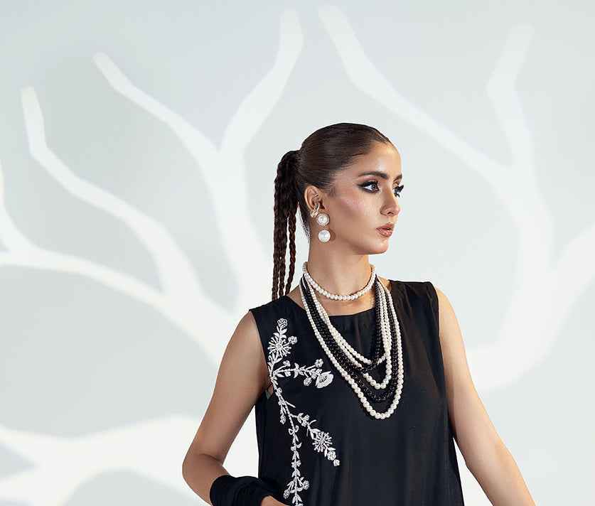 6-Layered Black & White Pearls Necklace