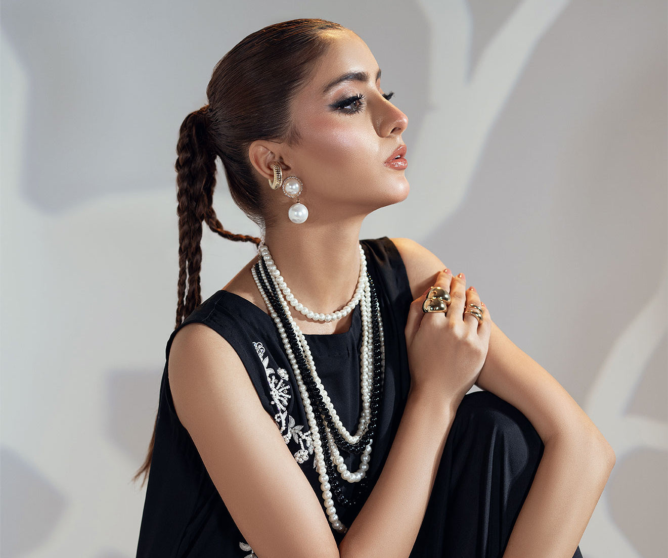 6-Layered Black & White Pearls Necklace